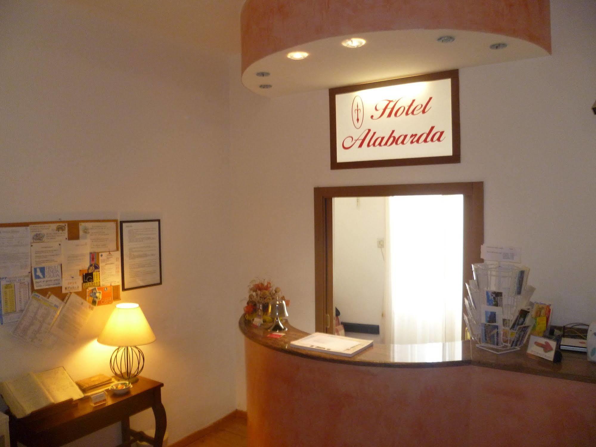 Hotel Alabarda ترييستي المظهر الداخلي الصورة